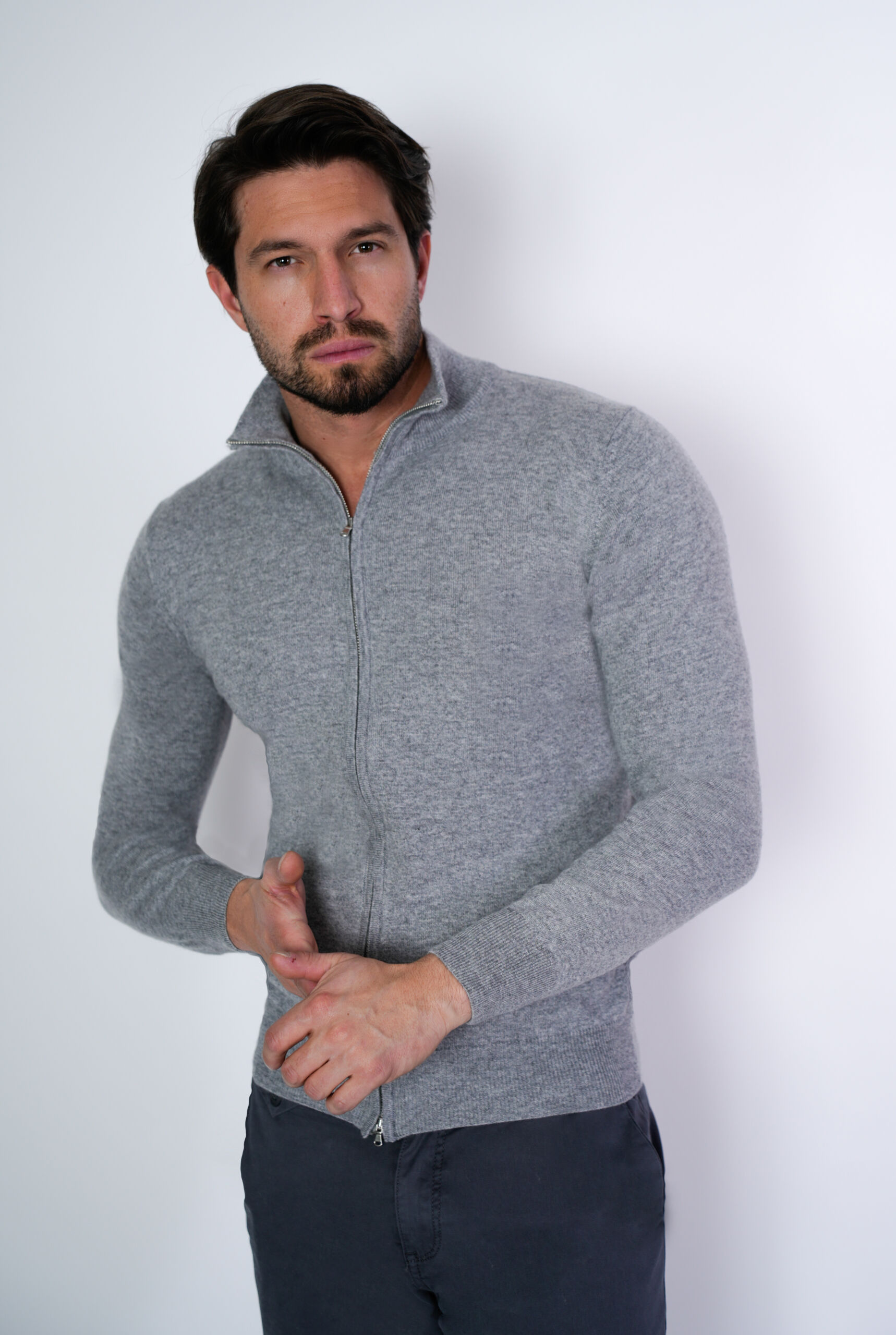 cardigan-con-cerniera-uomo-119rtz-1.jpg