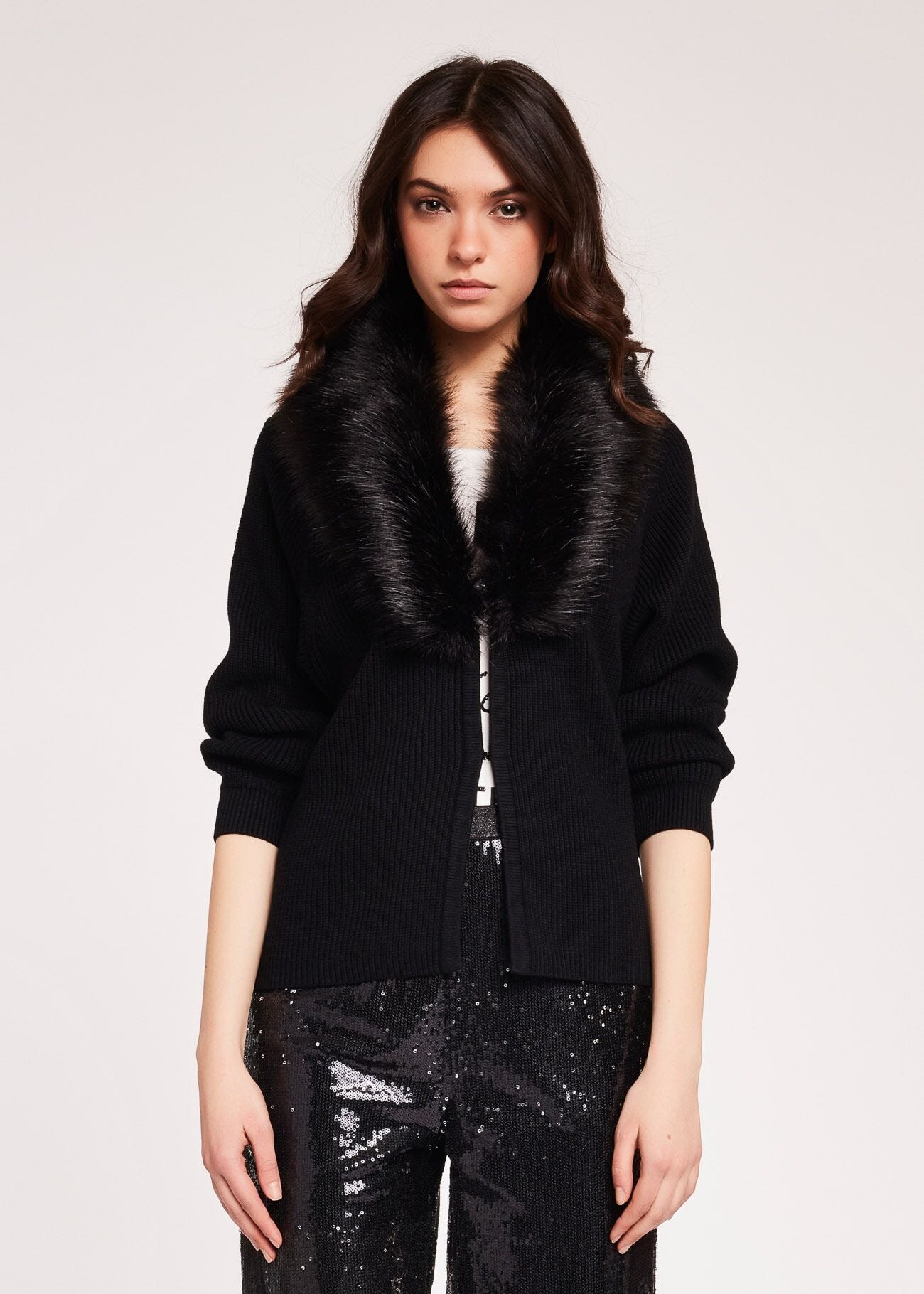 cardigan-con-pelliccia-593vig-1.jpg