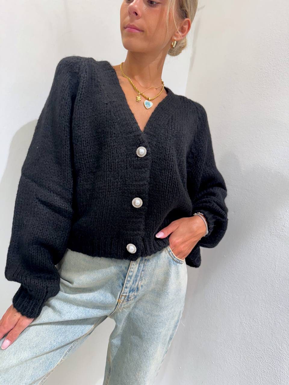 cardigan-corto-nero-184rfi-1.jpg