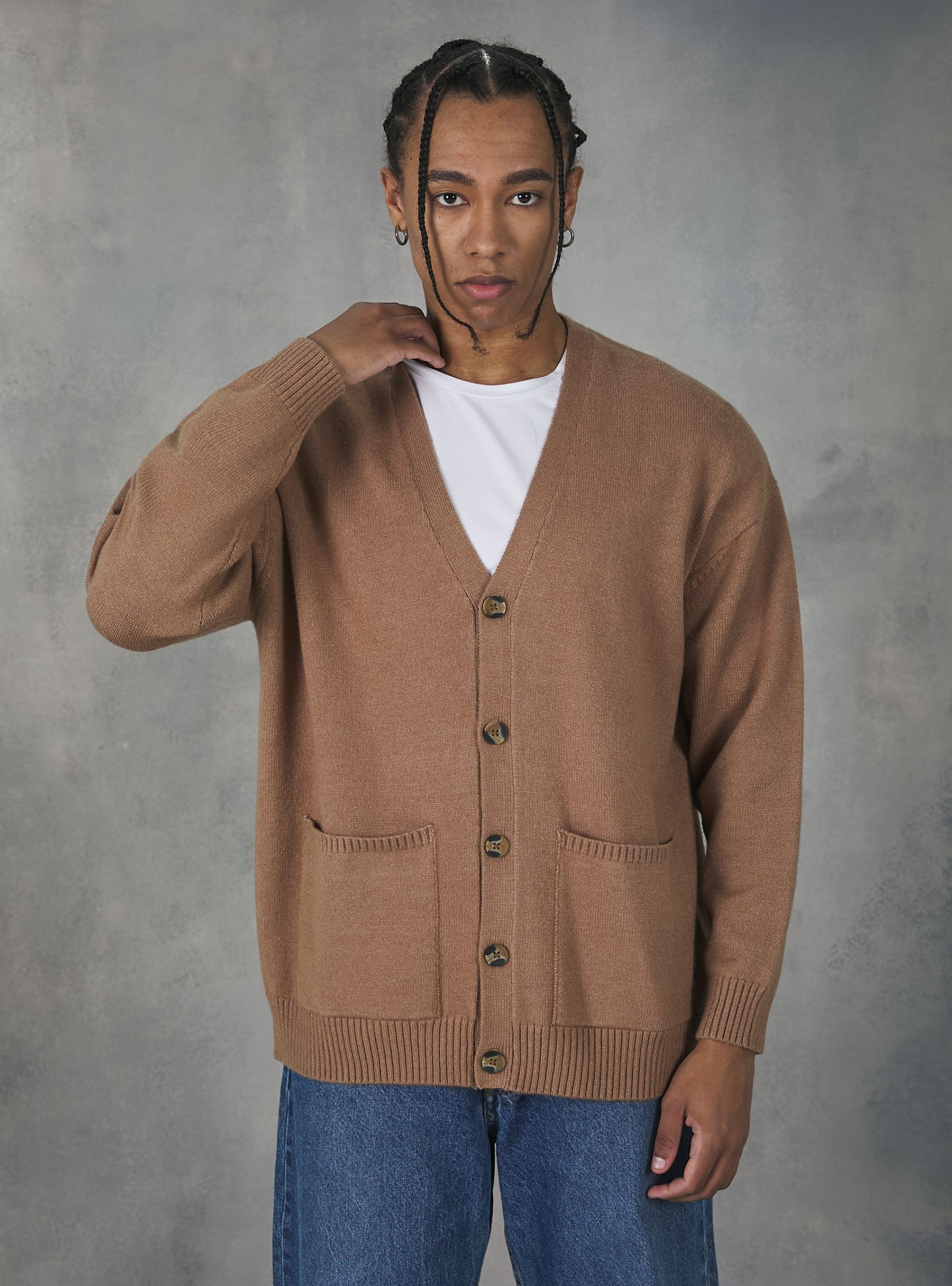 cardigan-uomo-con-bottoni-893dax-1.jpg