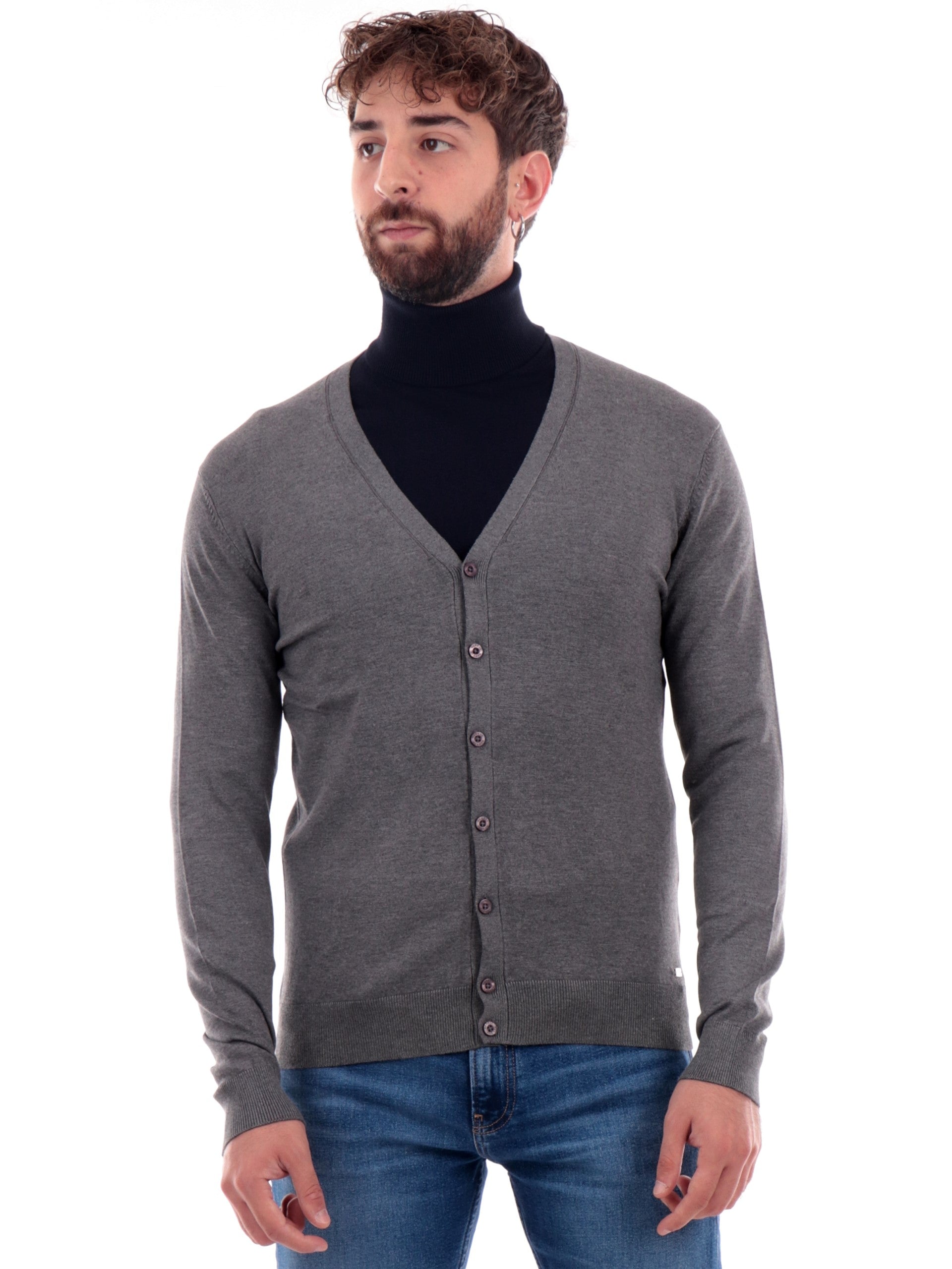 maglione-cardigan-uomo-770xmm-1.jpg
